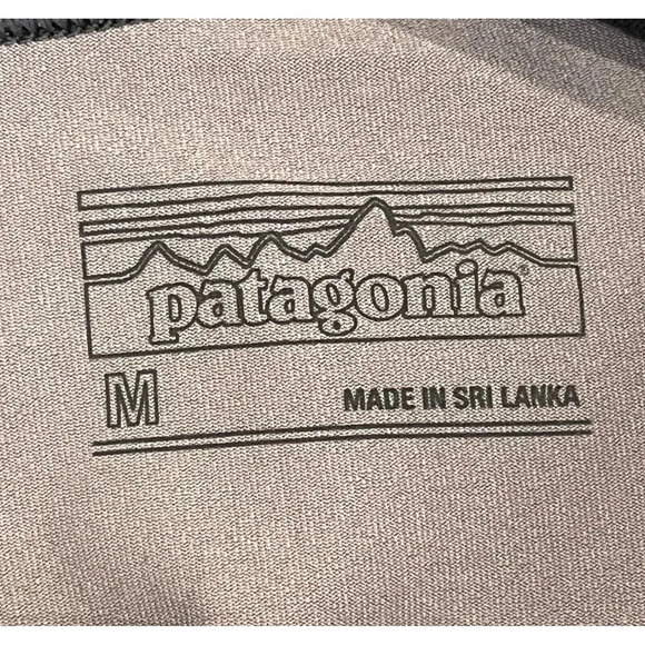 PATAGONIA WOMENS FORMFITTING CENTERED CROPS MAPLE CAMO/SMOLDER BLUE SZ Med - Picture 5 of 6